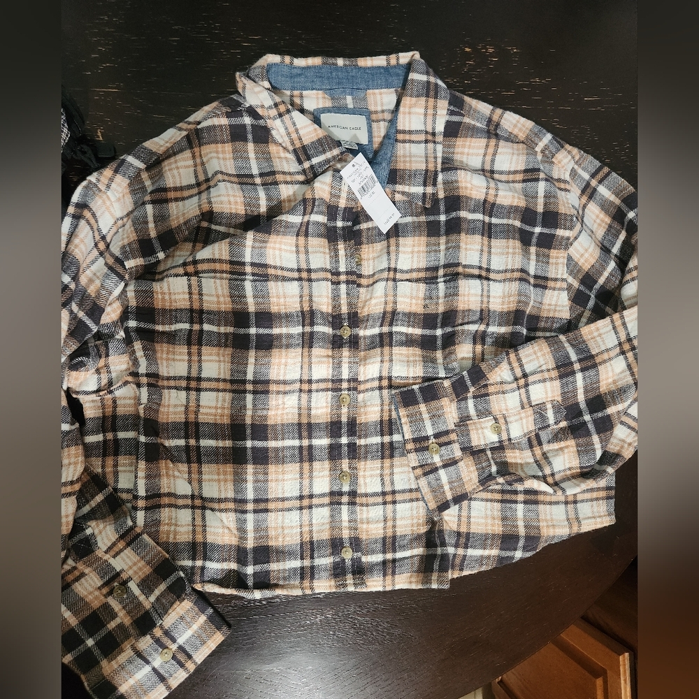 American Eagle Outfitters cropped flannel